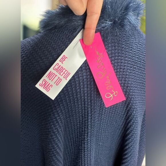Lilly Pulitzer RAINIE SWEATER WRAP Jumper Cardigan Warm Faux Fur Collar Trim $27 - Picture 8 of 10